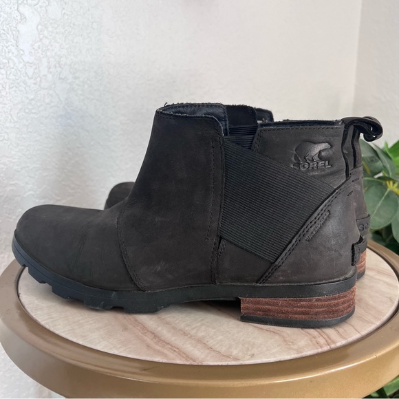 Sorel Waterproof Black Emilie Chelsea Boots size 10 - Picture 2 of 8